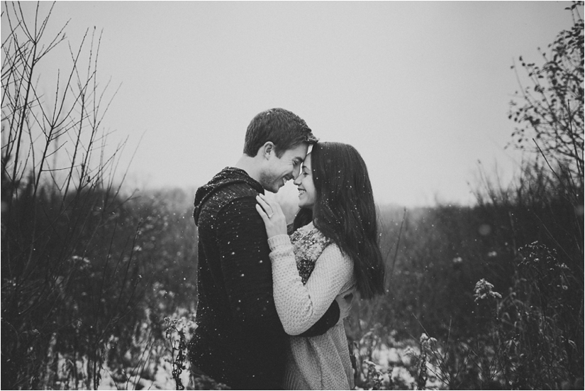 buffaloweddingphotographer_engagement_in_the_Snow_east_Aurora_photographers_0002