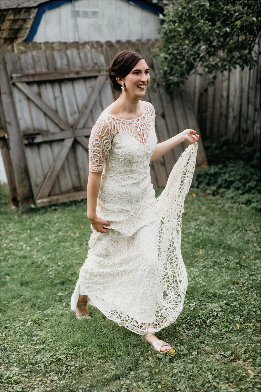 First look with a bride in Rue De Seine