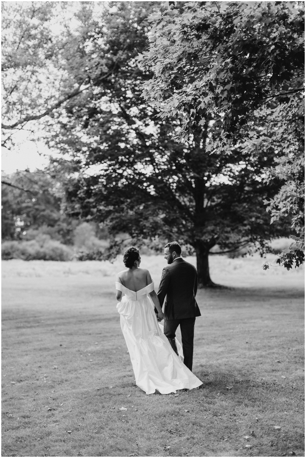 Fall wedding outside of Buffalo New York at Knox Farms