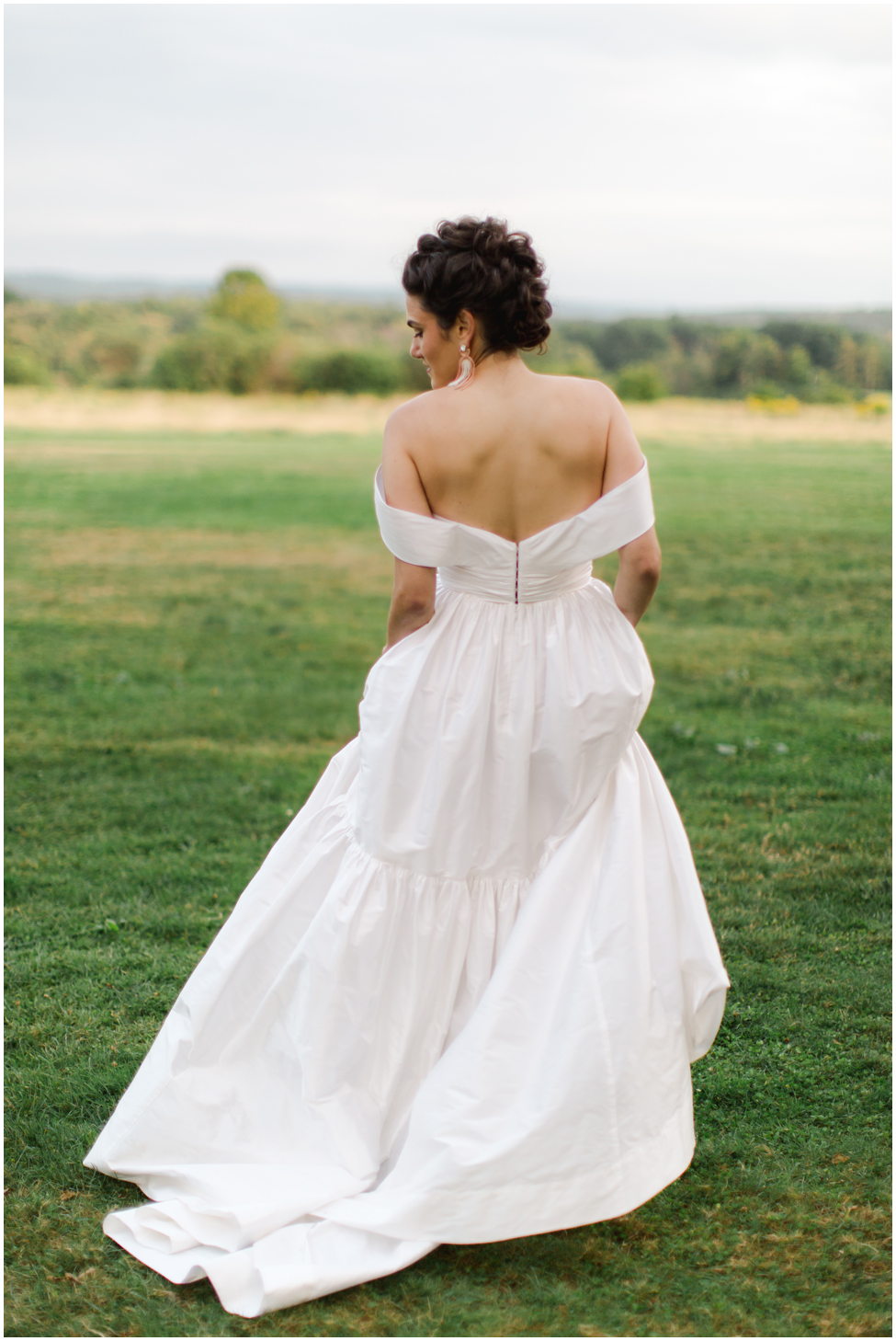 Bride in Lola by Lili Hod from Alice In Ivory
