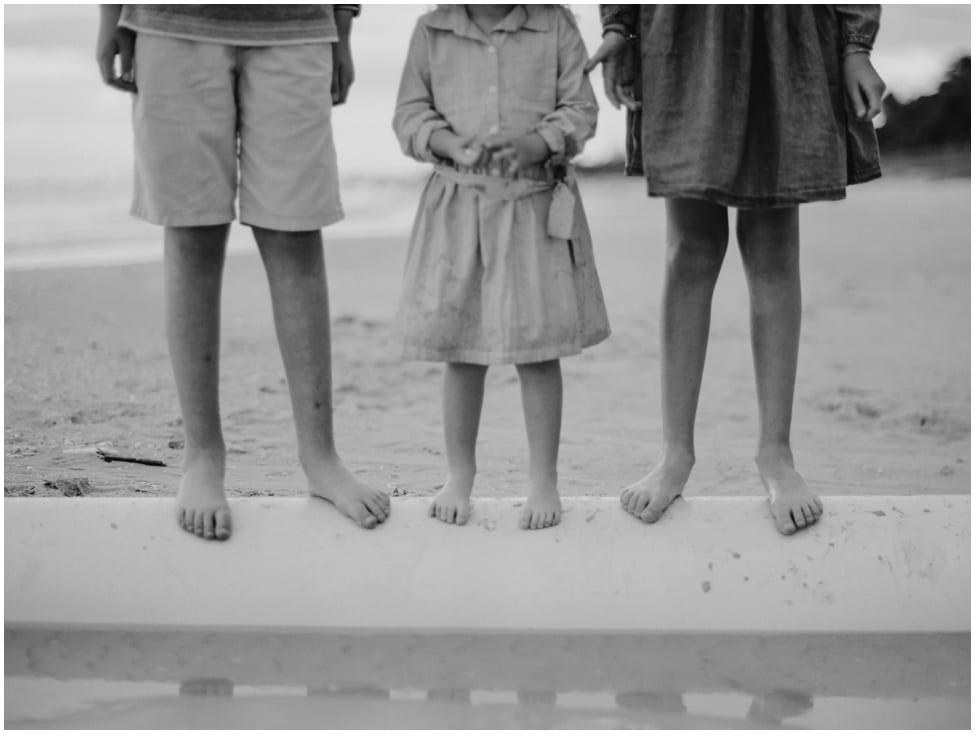 PHOTOS OF CHILDRENS FEET NAPLES PIER